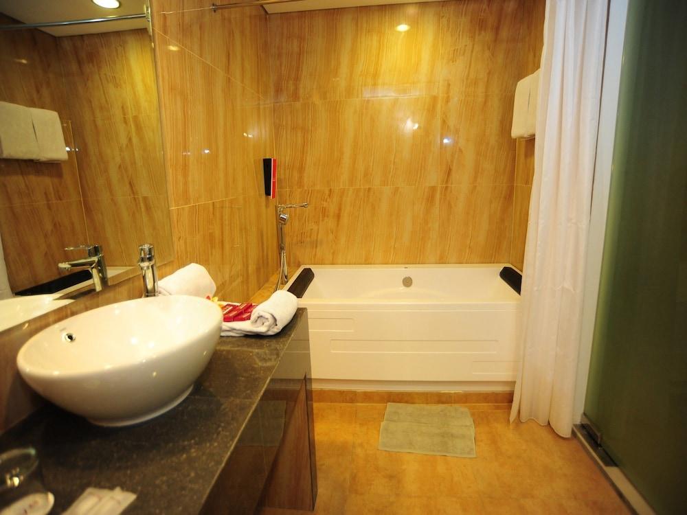 Aston Inn Rembang Luaran gambar